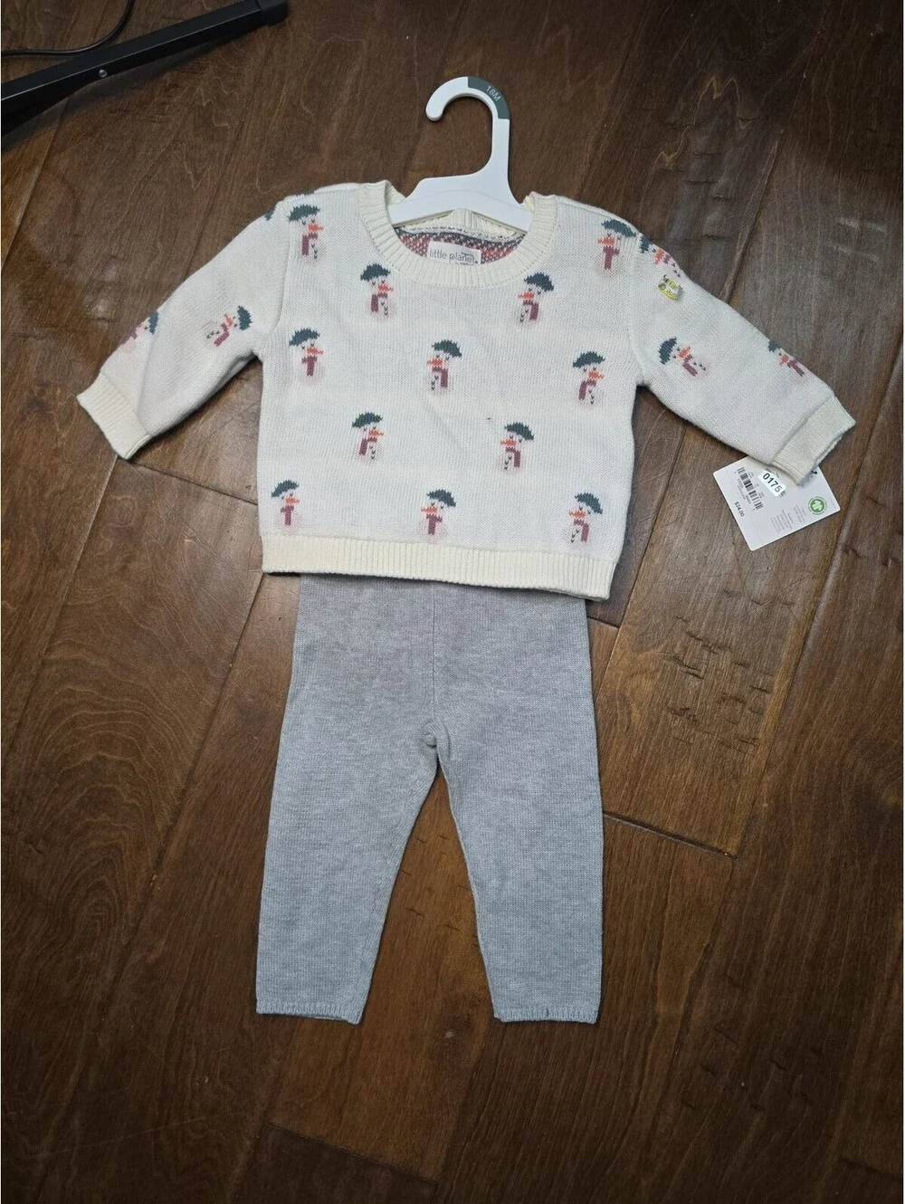 6M NWT Little planet snowman outfit 175G8